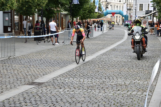 挡他们的脚 挡他们的脚